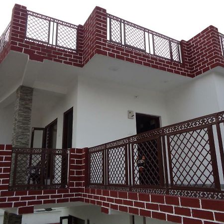 The White House Apartment Rishikesh Bagian luar foto