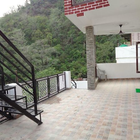 The White House Apartment Rishikesh Bagian luar foto
