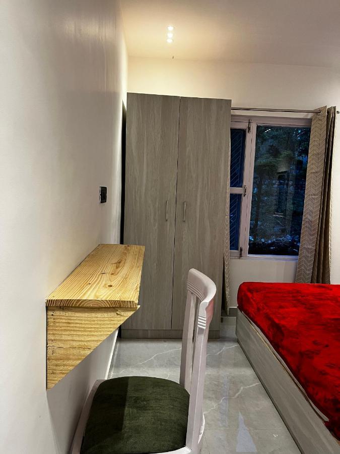 The White House Apartment Rishikesh Bagian luar foto