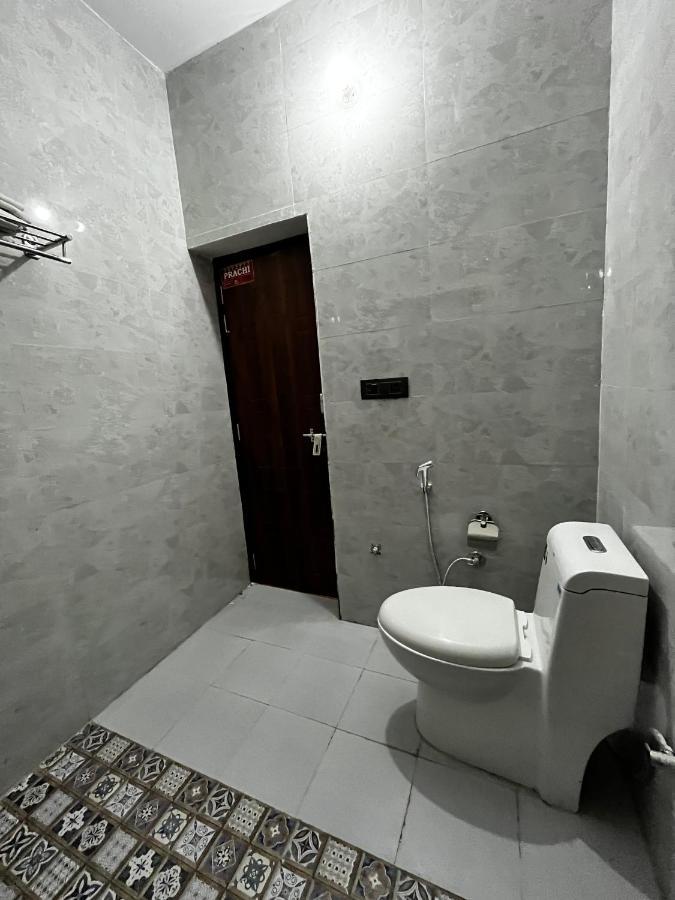 The White House Apartment Rishikesh Bagian luar foto