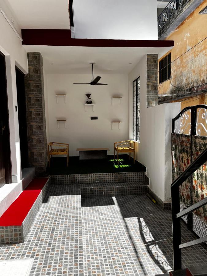 The White House Apartment Rishikesh Bagian luar foto
