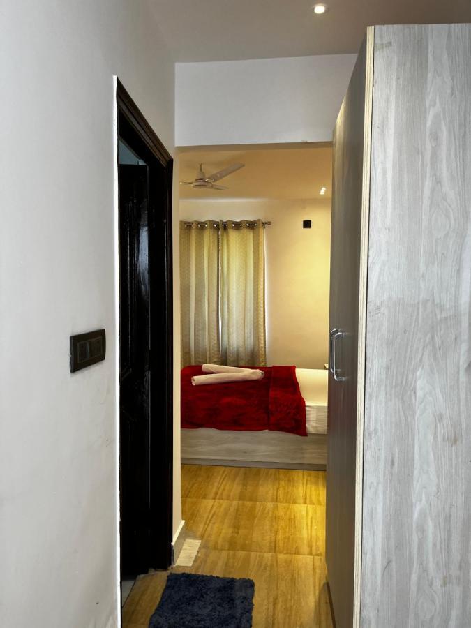 The White House Apartment Rishikesh Bagian luar foto